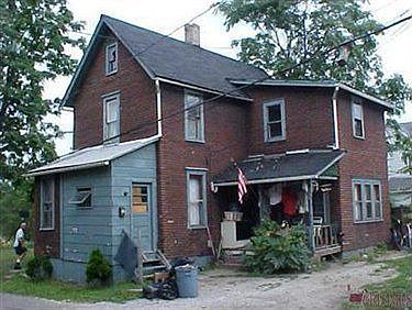 2nd image of 1119 Monnot Pl NW