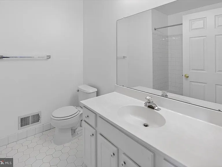 313 Fountayne Ln — Photo 33