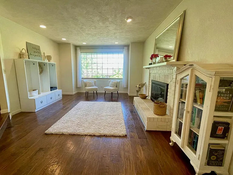 2446 Heritage Way — Photo 4
