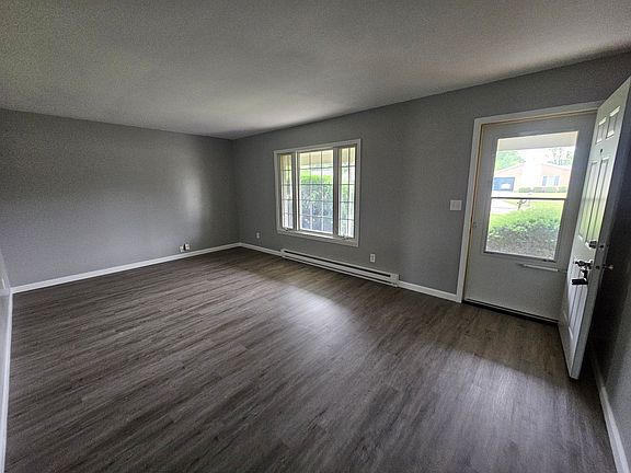 2nd image of 1516 Edgewood Dr