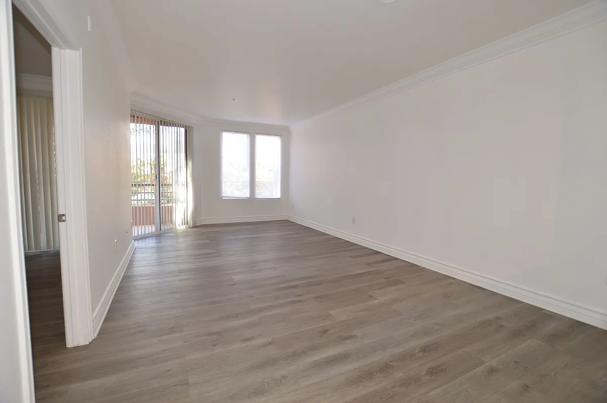 Building Photo - 220 E Flamingo Rd #303