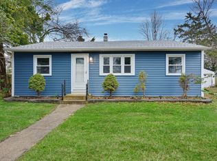 69 Illinois Ave, Waretown, NJ 08758