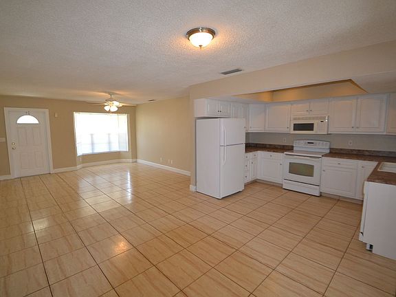 3rd image of 3360 Artesian Dr