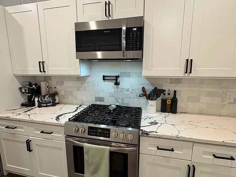 402 W Berks St #1 — Photo 6