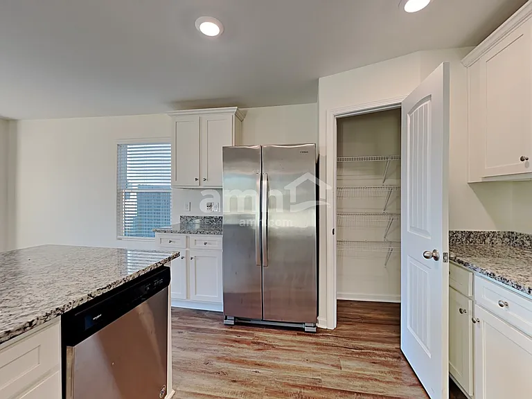 6072 Mason Tucker Dr — Photo 3