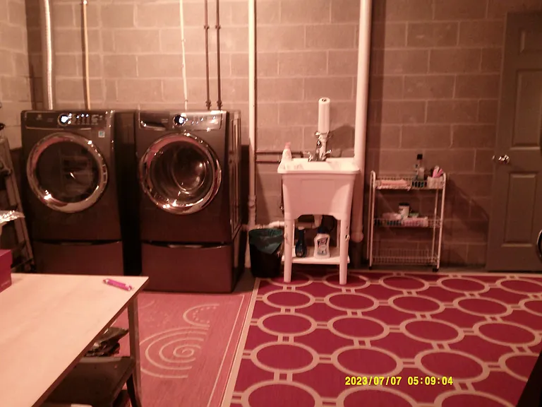 219 Woodcrest Dr — Photo 33