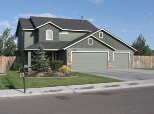 1044 S Library Ave, Kuna, ID 83634