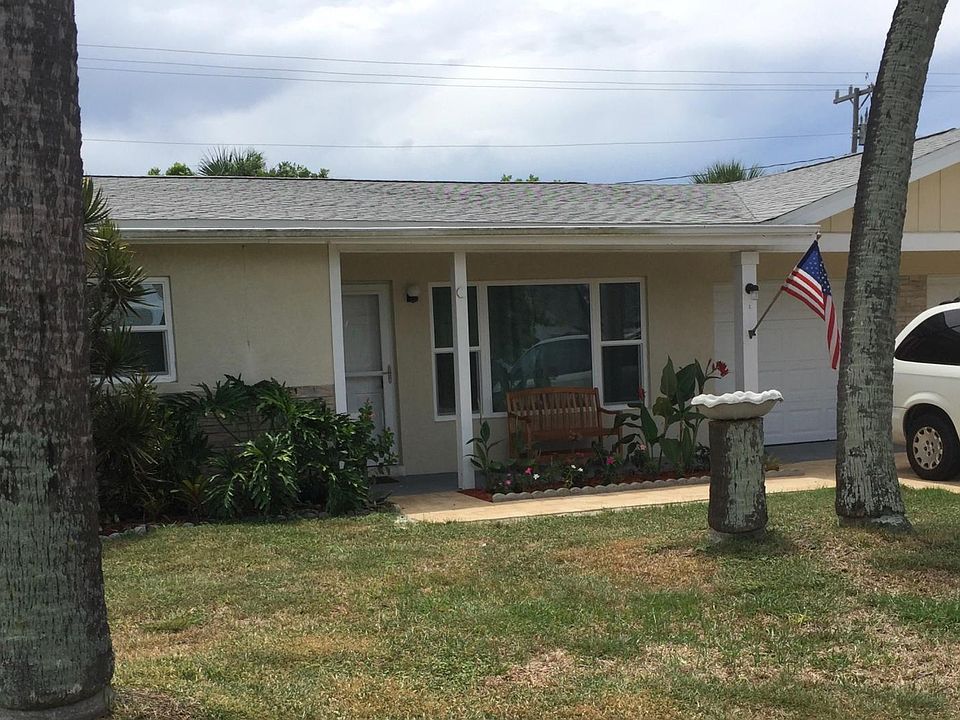 Front Porch Sitting Area with "Glider" Bench 