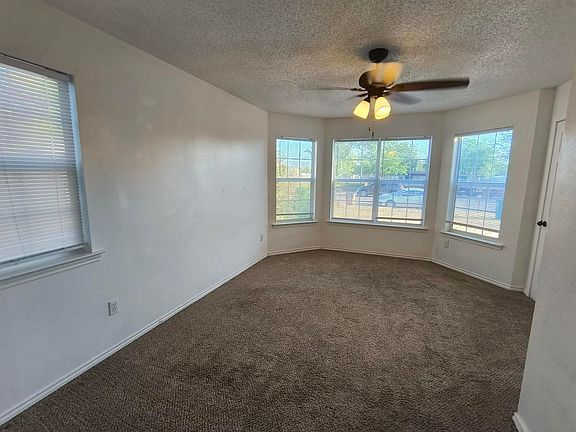 5th image of 423 W Avenue V