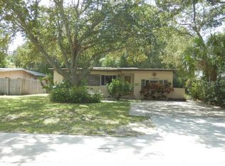 8110 Country Club Rd N, Saint Petersburg, FL 33710