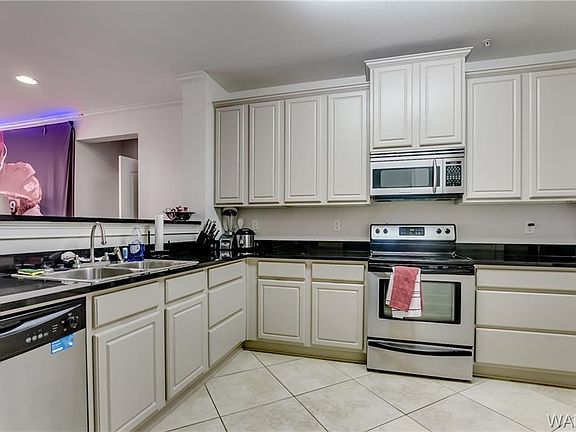 5th image of 700 15th St Unit 2212