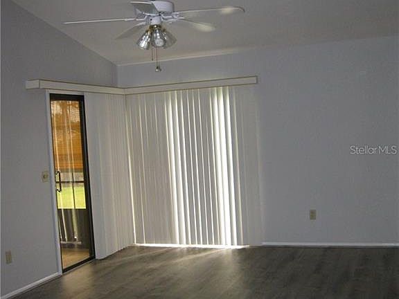 4th image of 1196 E Corktree Cir