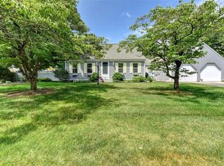 11 Juniper Rd, Seekonk, MA 02771