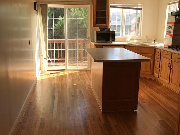 3rd image of 221 Wilshire Ave