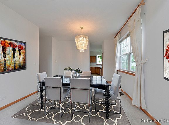 4th image of 585 E Thorndale Ln