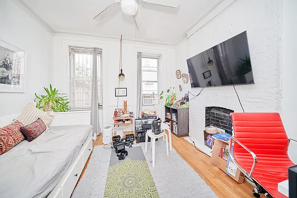 Rented by Living New York | media 9