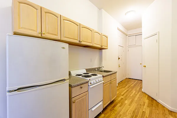 Rented by Compass | media 12