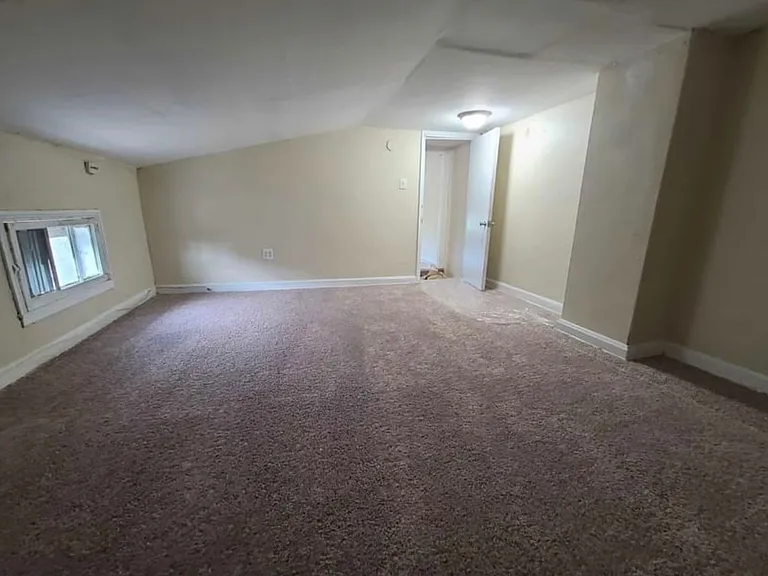 274 S Loudon Ave — Photo 9