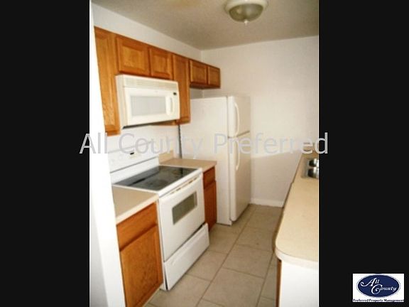 5th image of 220 Columbia Dr APT 9