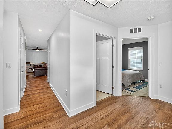 5th image of 5667 Woodcreek Dr