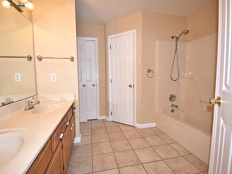 1525 W Harpeth Rd — Photo 11