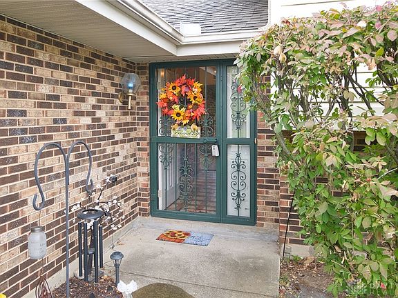 2nd image of 1937 Robinhood Dr