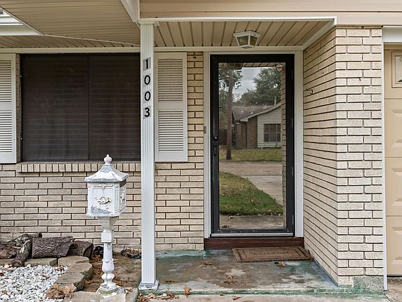 4th image of 1003 Mimosa Dr