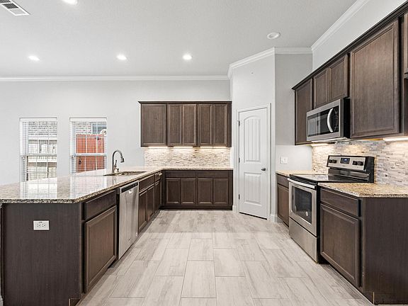 5th image of 3422 Ballam St