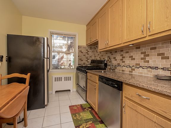 4th image of 13 Fieldstone Dr APT 137