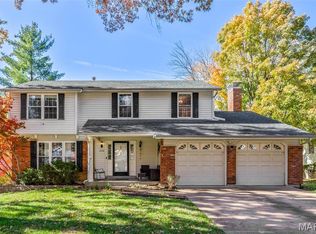 1730 Woodmore Oaks Dr, Ballwin, MO 63021