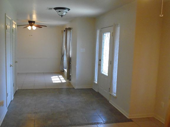 5th image of 601 Paintbrush Dr