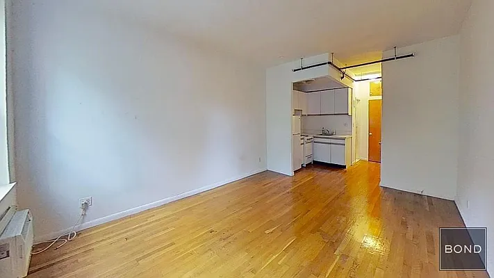 Rented by Bond New York | media 25