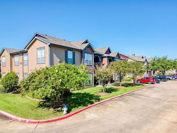 2nd image of 3333 Turtle Creek Dr #7d0e677f6