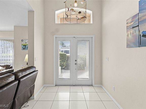 5th image of 4631 SW 18th Ave