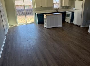 3958 N Edgemoor Dr, Wichita, KS 67220