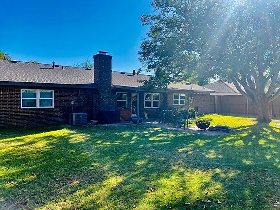 5th image of 2308 Camarie Ave