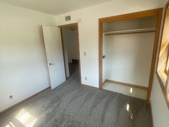 5th image of 208 S 1st St APT 1
