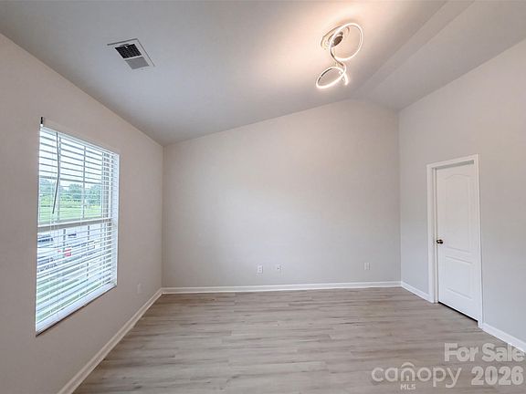 4th image of 7329 Hidden Creek Dr