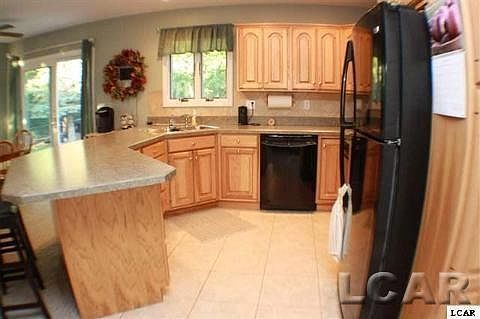 4th image of 1377 Fairlane Dr