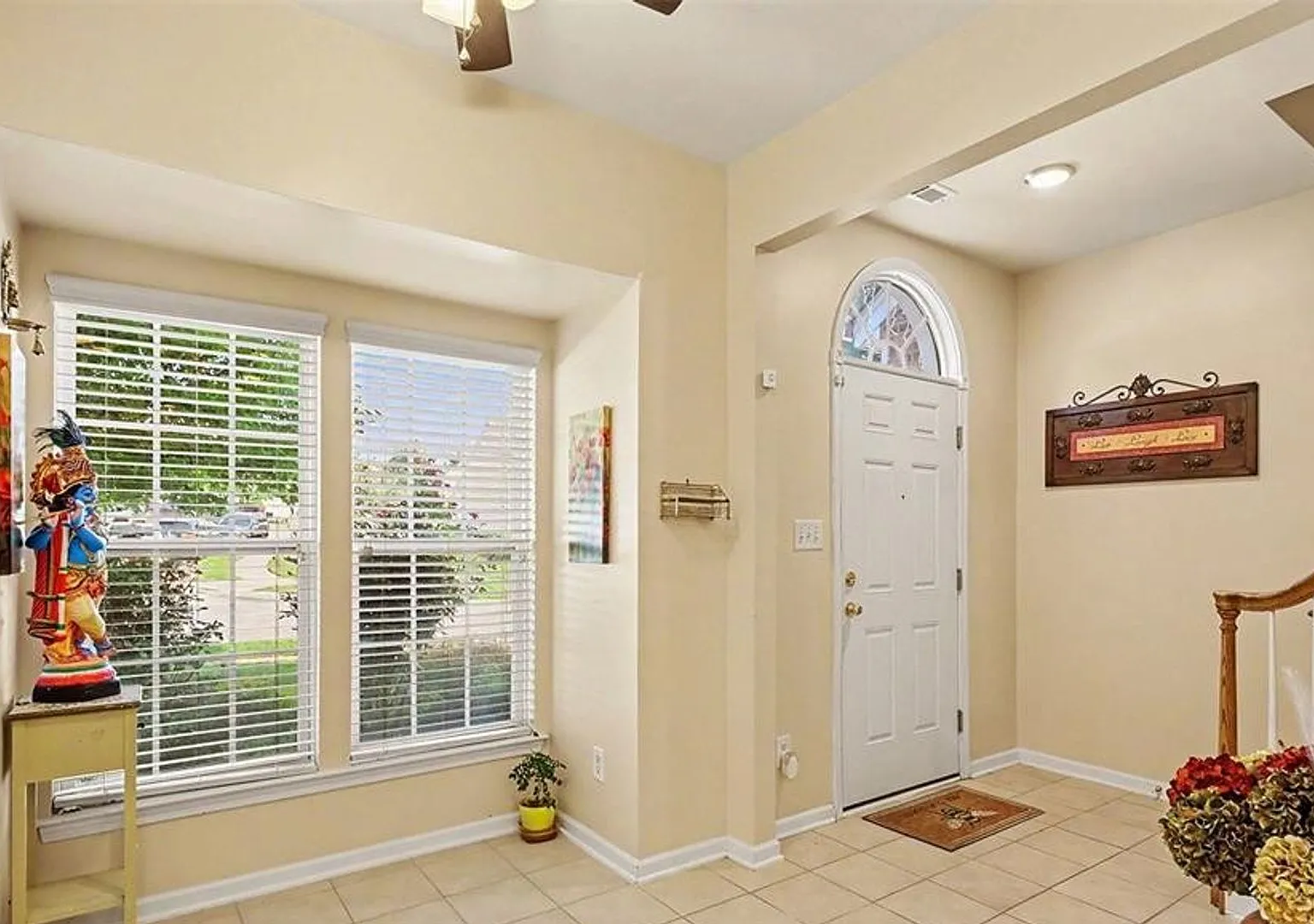 Beautiful townhome in Concord — Photo 2
