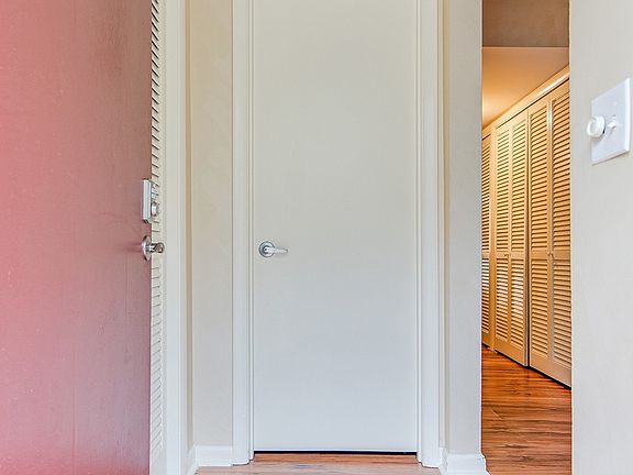 4th image of 6959 Highland Park Dr