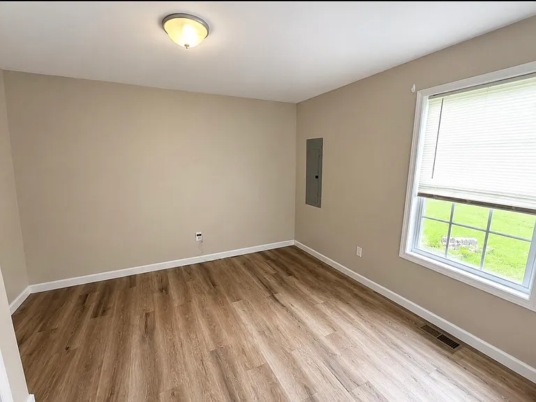 33 Weesner Ave #2 — Photo 5