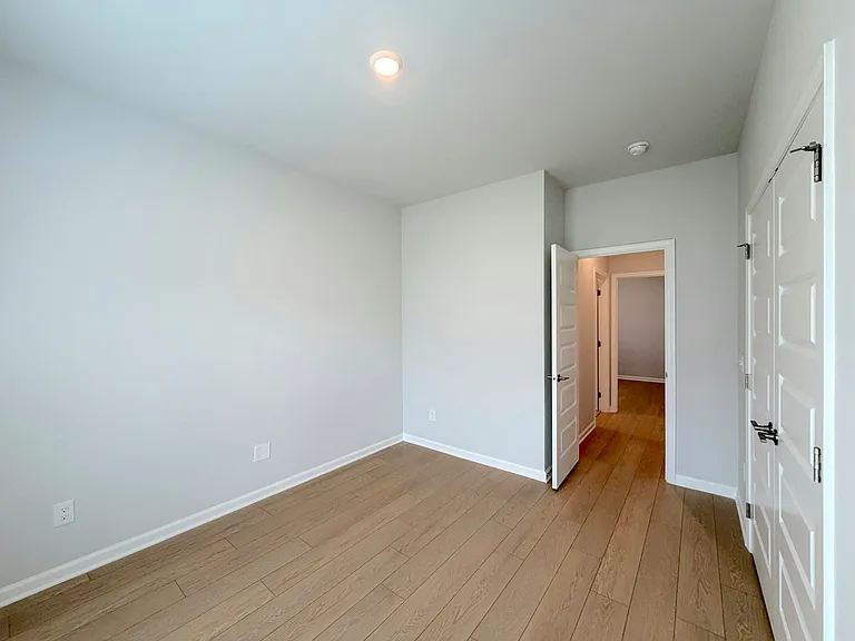 137 Clift Creek Dr — Photo 33