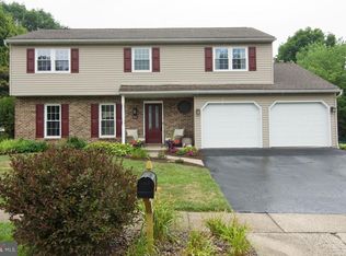 806 Apple Dr, Reading, PA