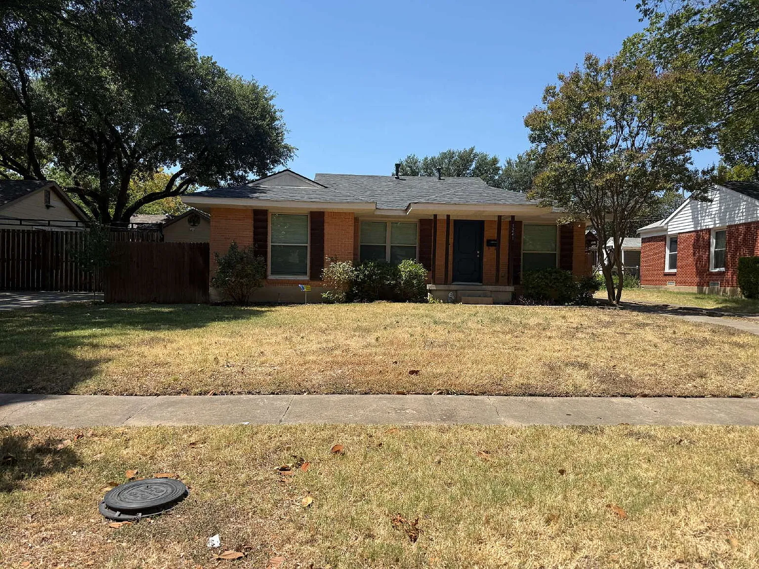 3 bed, 1.0 bath, 1114 sqft, $1,900 — Photo 1