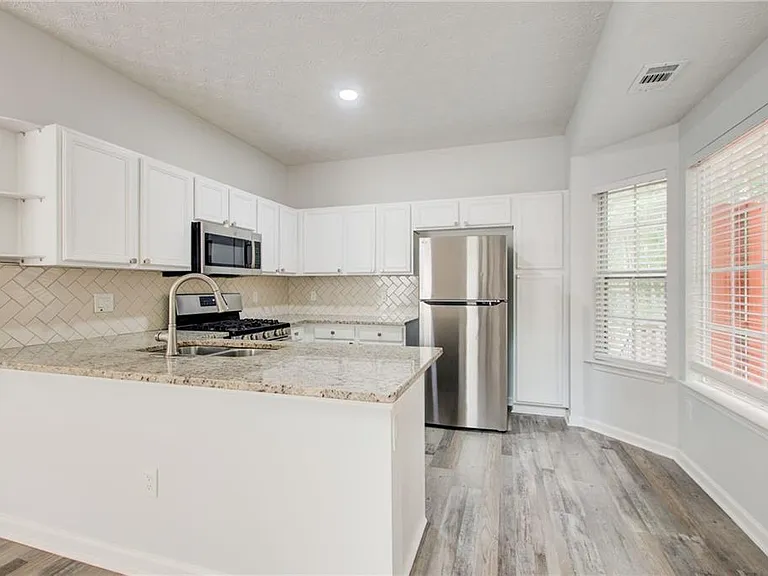 2470 Stonegate Dr NW — Photo 14