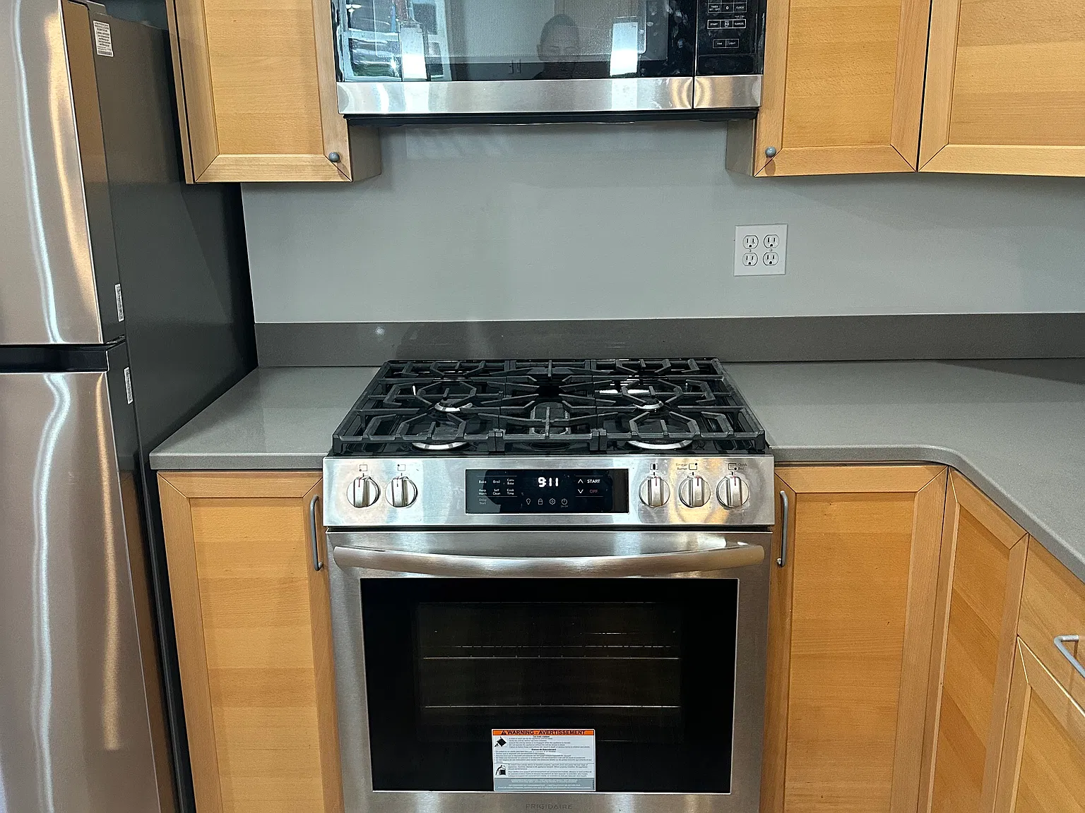2 bed, 900 sqft, $2,300 — Photo 3