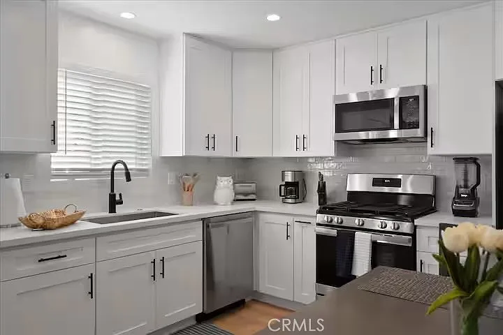 718 N Claudina St — Photo 9