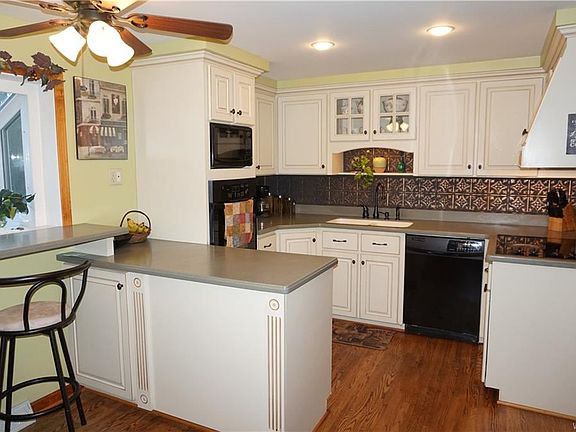 2nd image of 163 Millbrook Dr