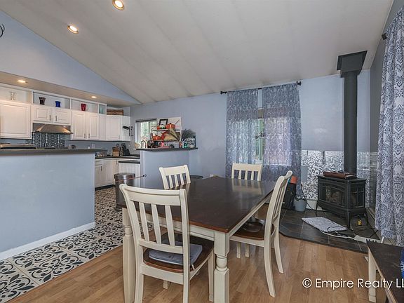5th image of 2437 Edsson Ave